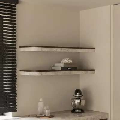 Koffiehoek met natuurstenen werkblad, wandplanken en een keukenmachine, Gezinsvilla in Heusden-Zolder, interieur Laura Calleeuw