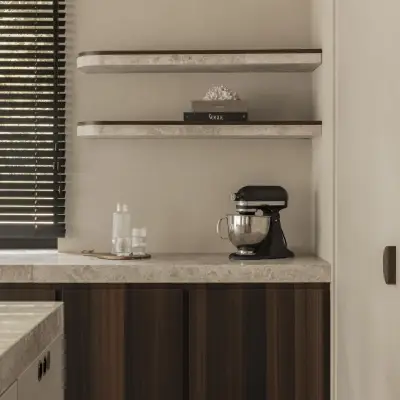 Keukenhoek met werkblad, planken en een keukenmachine, Gezinsvilla in Heusden-Zolder, interieur Laura Calleeuw