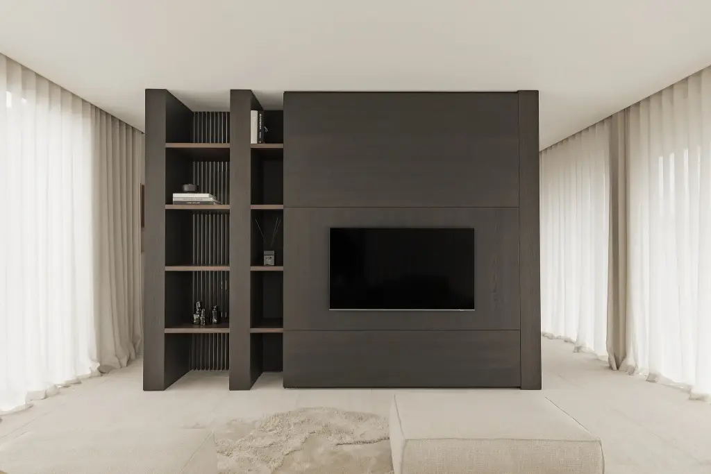 Televisiemeubel in donker eiken met open vakken en zichtbare boeken, Kijkwoning in Erpe-Mere, interieur Laura Calleeuw