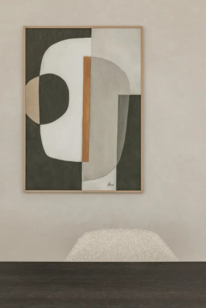 Vergadertafel in donker eiken met bouclé stoelen en abstract schilderij, Kijkwoning in Erpe-Mere, interieur Laura Calleeuw